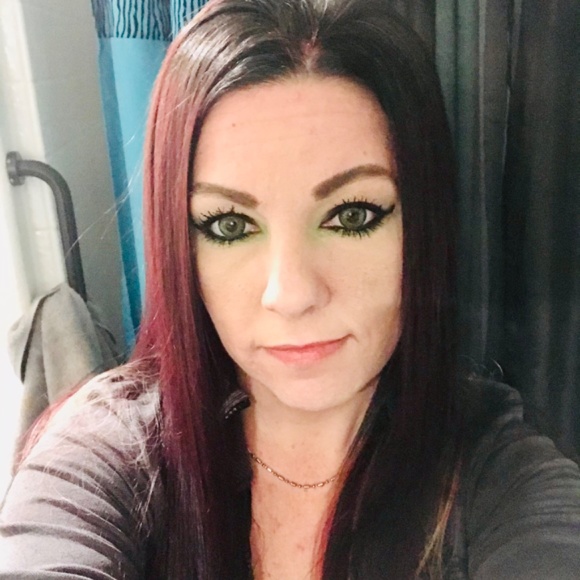 Meet your Posher, Stacy - Picture 8 of 9